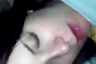 哥哥射在醉酒妹妹身上 (真实)