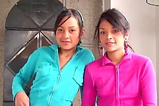 两个可爱拉丁美女 Tami Fabiana 和 Diana Delgado 被操后颜射