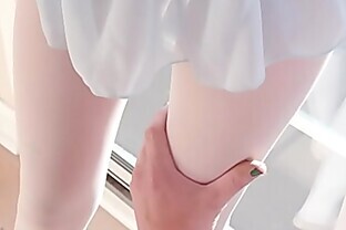 Minuscola ballerina asiatica teen Eva Yi si fa stirare la figa dal cazzo del suo allenatore arrapato