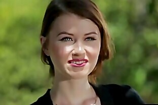 Garota Universitária Polonesa Misha Cross Deepthroat em 5 Caras num Blowbang ao Ar Livre