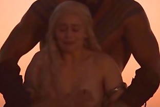 جميع مشاهد الجنس لإميليا كلارك في Game of Thrones