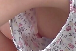 Babes asiatiques tétons visibles