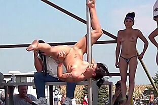 Finaliste Nude Amatoriali Pole Dance al Rally Biker Iowa